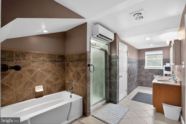 Building Photo - 6605 Ellenwood Dr