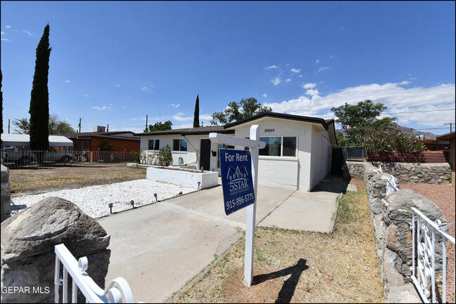 Building Photo - 10069 Keystone Ln