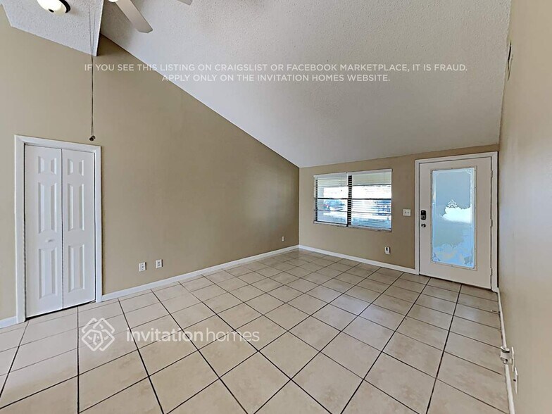 Building Photo - 10206 Vista Cove Ct