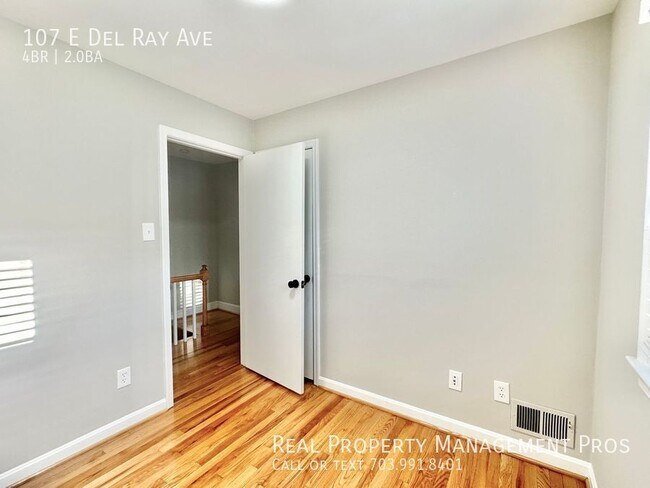Building Photo - 107 E Del Ray Ave