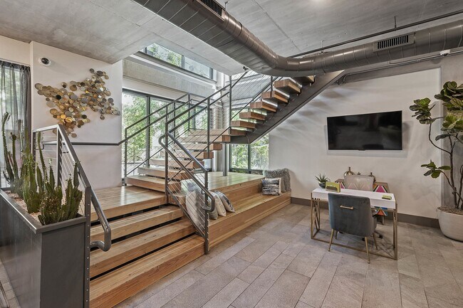 The Ruckus Lofts99 - Yugo Austin Nueces