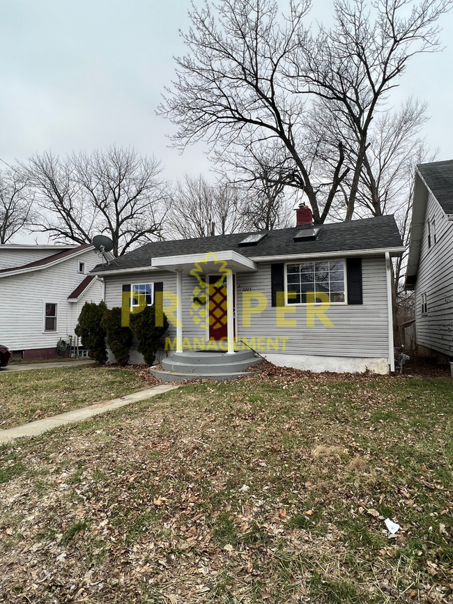 Primary Photo - 2 bedrooms 2 bathroom house