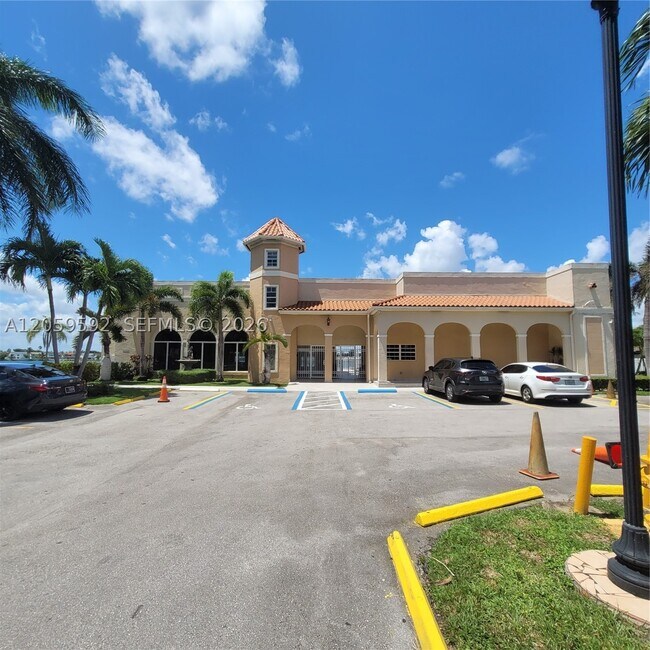 Building Photo - 1114 NW 124th Ct
