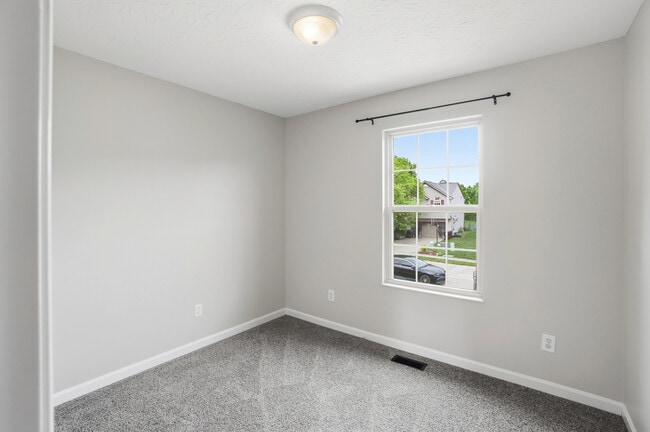 Building Photo - 3749 Sugarberry Dr