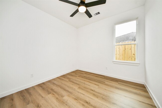 Building Photo - 5201 Fairchild St