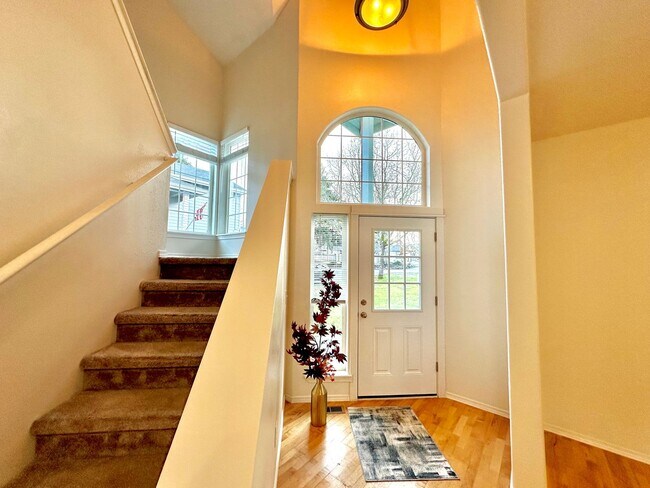 Building Photo - Spacious 4-Bedroom Home with Modern Comforts in Spanaway, WA