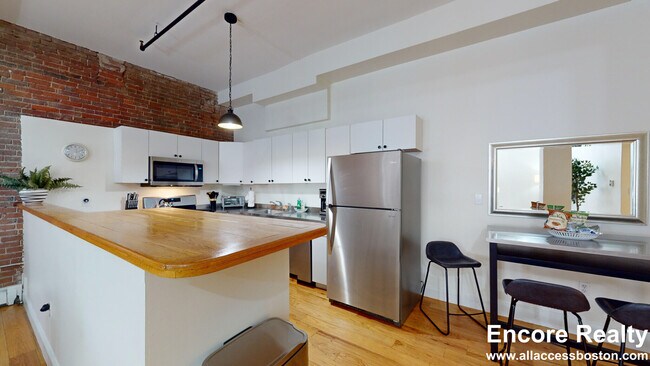 Building Photo - 19 Stanhope St