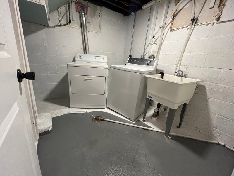 Building Photo - 3500 Kyle Ave N