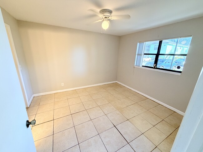 Building Photo - 4005 NW 87th Ave