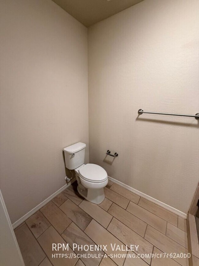 Building Photo - 17850 N 68th St