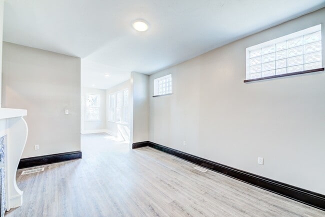 Building Photo - 426 Edgemont St