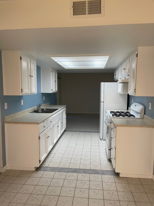 Building Photo - 1742 Shepherd Dr