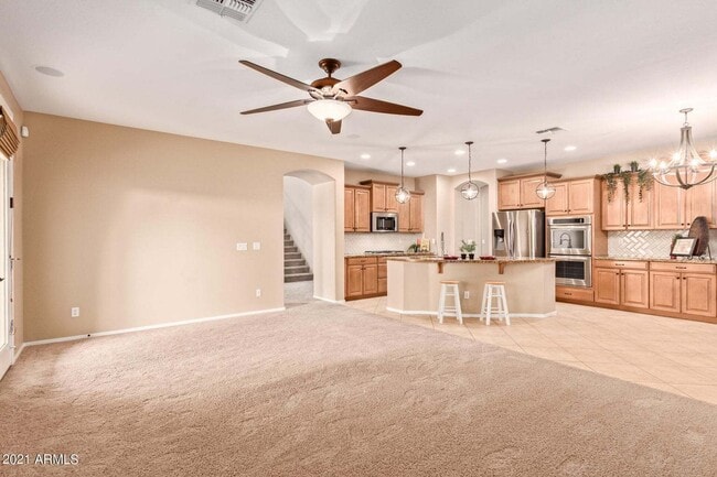 Building Photo - Eagle Glen Cul-de-sac Beauty