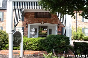 Building Photo - 8401 N New Braunfels Ave