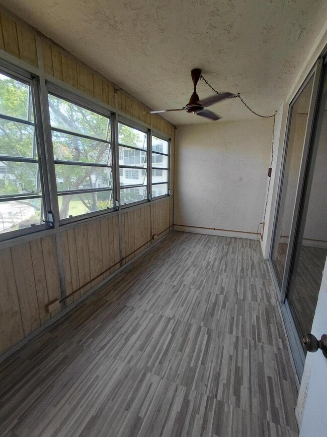 Building Photo - 6850 Royal Palm Blvd