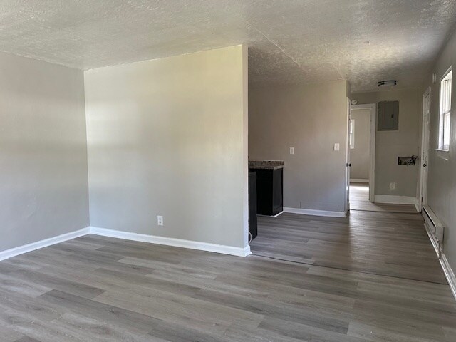 Building Photo - 1006 Anderson Pl