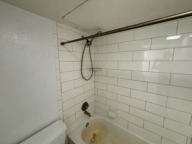 Building Photo - 1 bed 1 bath at Sagewood Condominiums