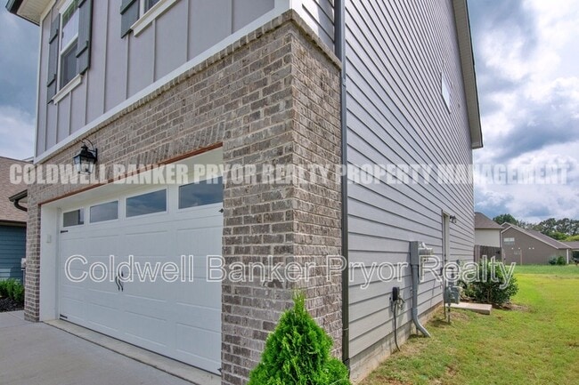 Building Photo - 3578 Red Barn Ln