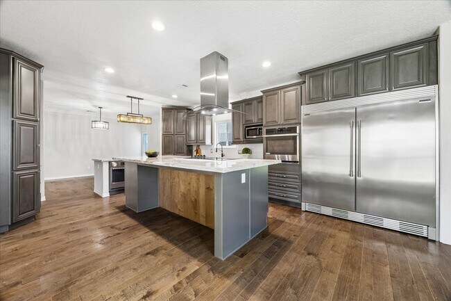 Building Photo - 1030 Crossroads Dr