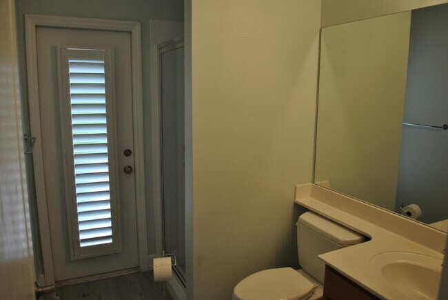 Building Photo - 128 Centennial Park Dr