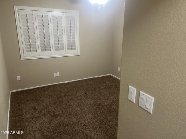 Building Photo - 15032 W Jackpot Way
