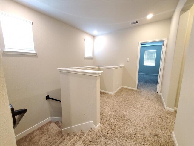 Building Photo - 1526 Beach Oak Dr