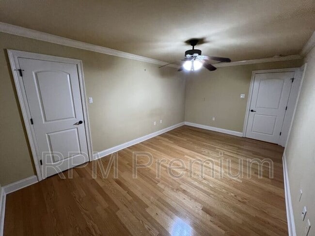 Building Photo - 17703 Shady Creek Ave