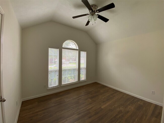 Building Photo - 21615 Rose Mill Dr