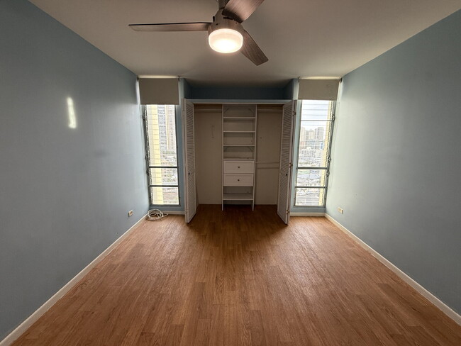 Building Photo - Bright & Breezy 1-Bedroom Condo in Moiliil...