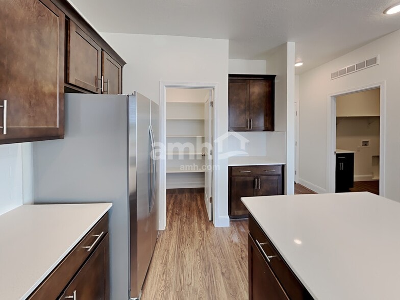 Building Photo - 3324 Fields Ave