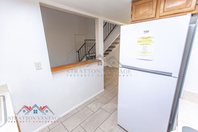 Building Photo - 1831 W Mulberry Dr