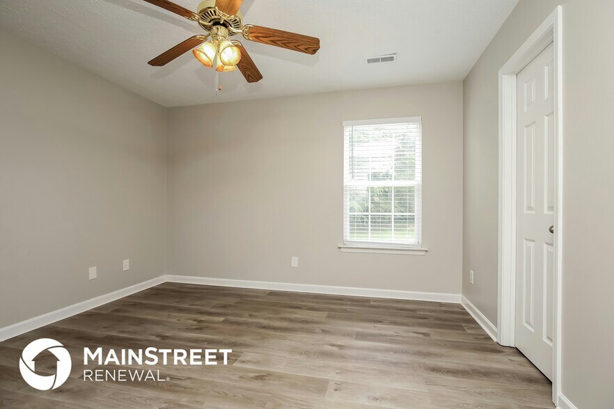 Building Photo - 352 Royal Garden Dr