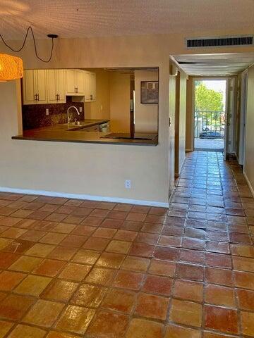 Building Photo - 6 Royal Palm Way