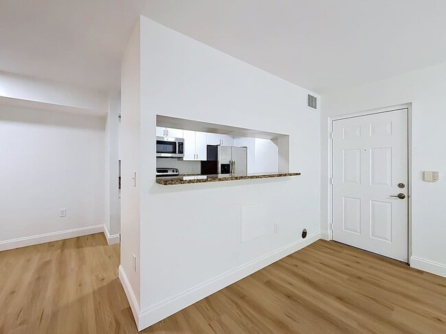 Building Photo - Super Cozy 2 bedroom in Desirable Neighborhood in coconut creek