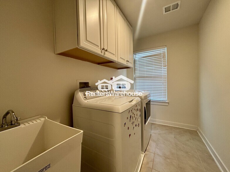 Building Photo - 2471 Vineyard Spgs Wy