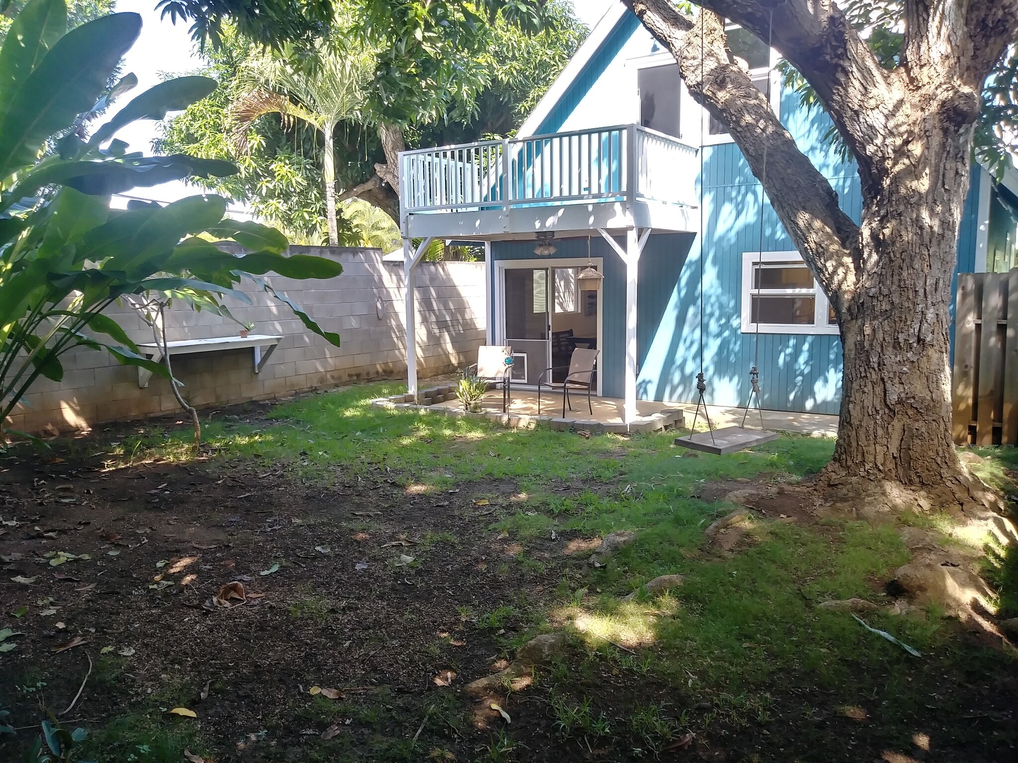 Private enclosed yard - 329 Auwinala Rd