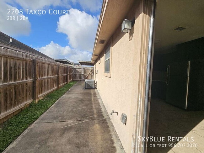 Building Photo - 2208 Taxco Ct