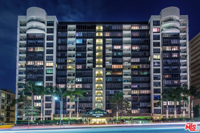 Building Photo - 10724 Wilshire Blvd