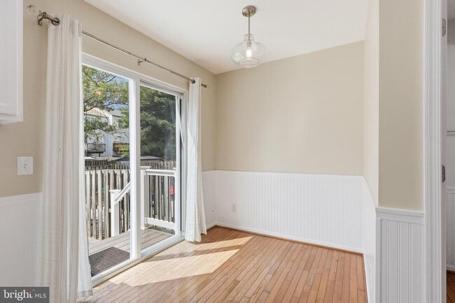 Building Photo - 344 Stable View Terrace NE