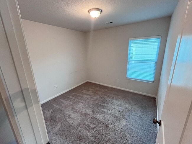 Building Photo - 15717 Del Norte Dr