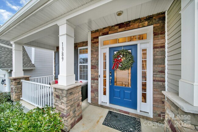 Building Photo - 1389 Overlea Pl NW