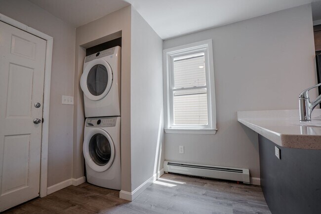 Building Photo - 9 Veto St