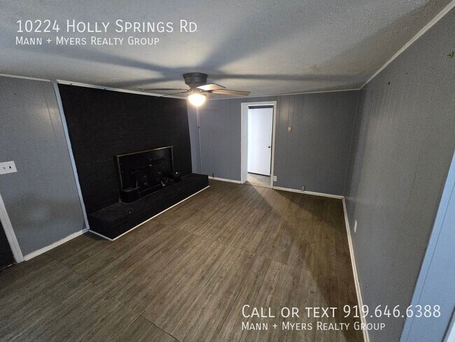 Building Photo - 10224 Holly Springs Rd