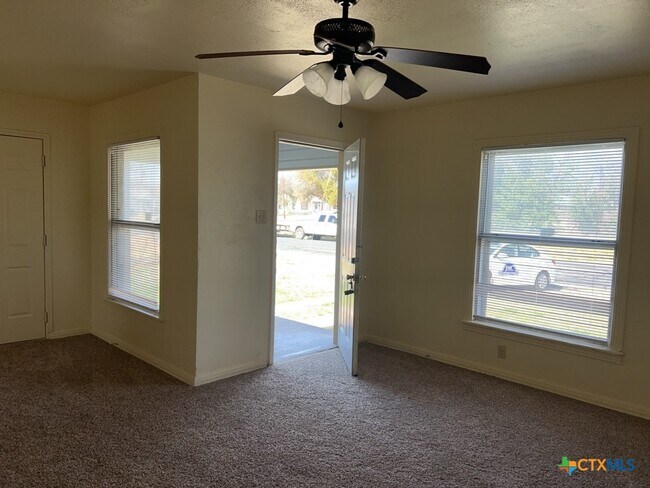 Building Photo - 1206 Culp Ave