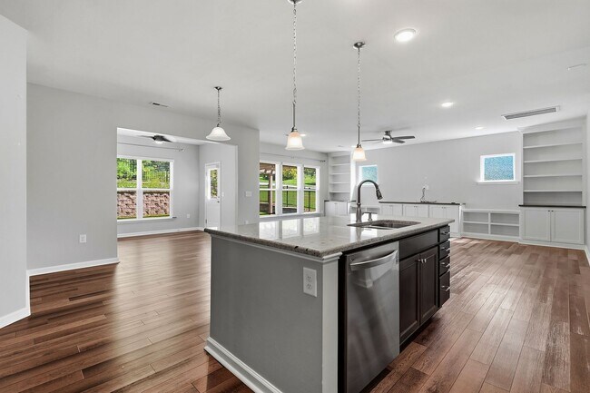 Building Photo - 438 Brk Pne Trl