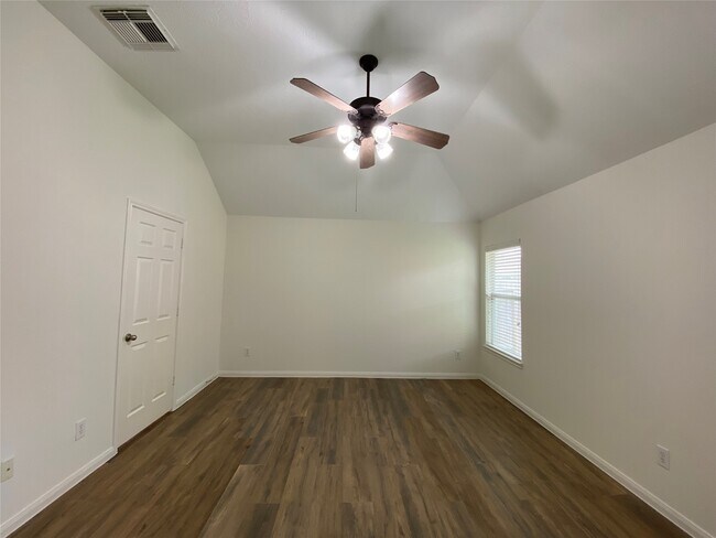 Building Photo - 21615 Rose Mill Dr