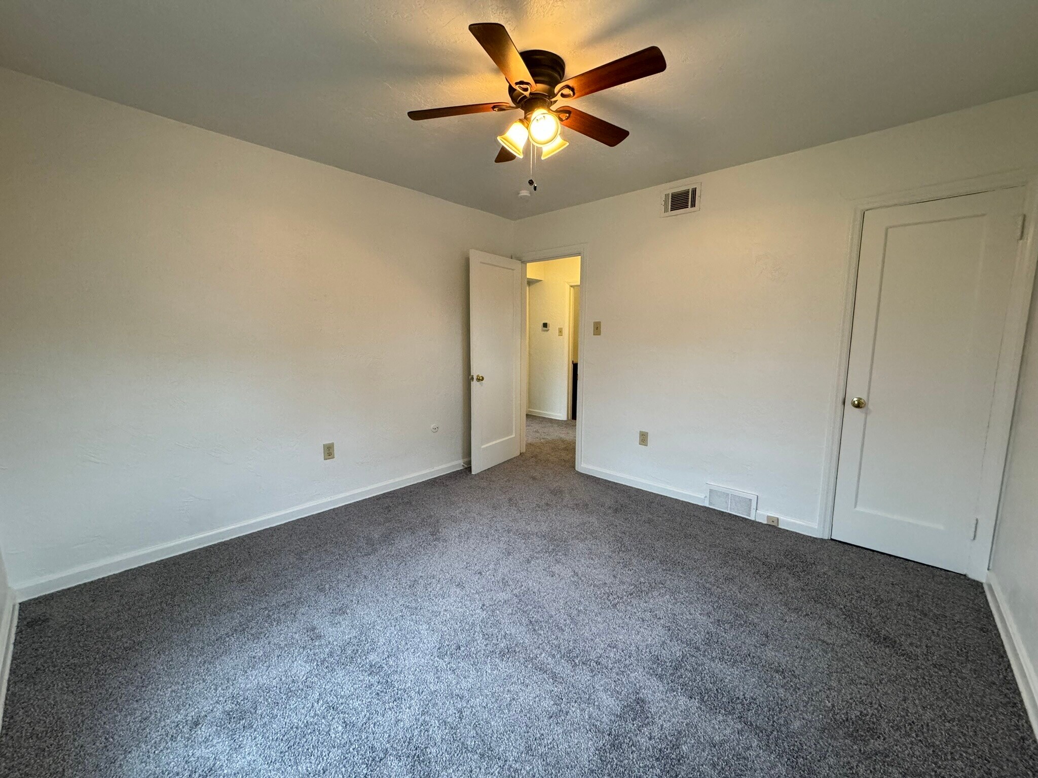 Building Photo - 110 Southvue Ct