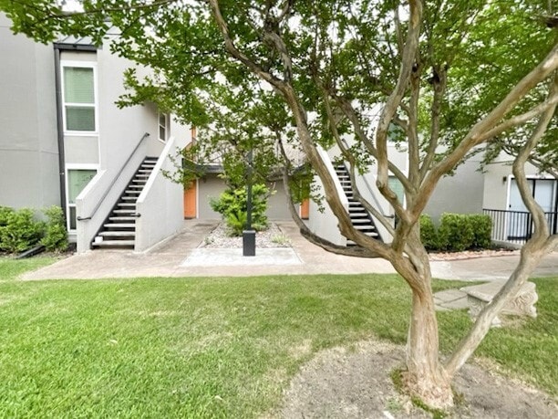 Building Photo - 935 La Posada Dr