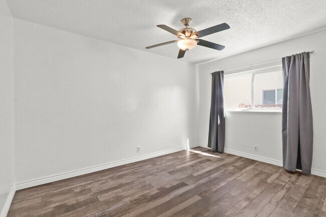 Building Photo - 10925 Newcomb Ave