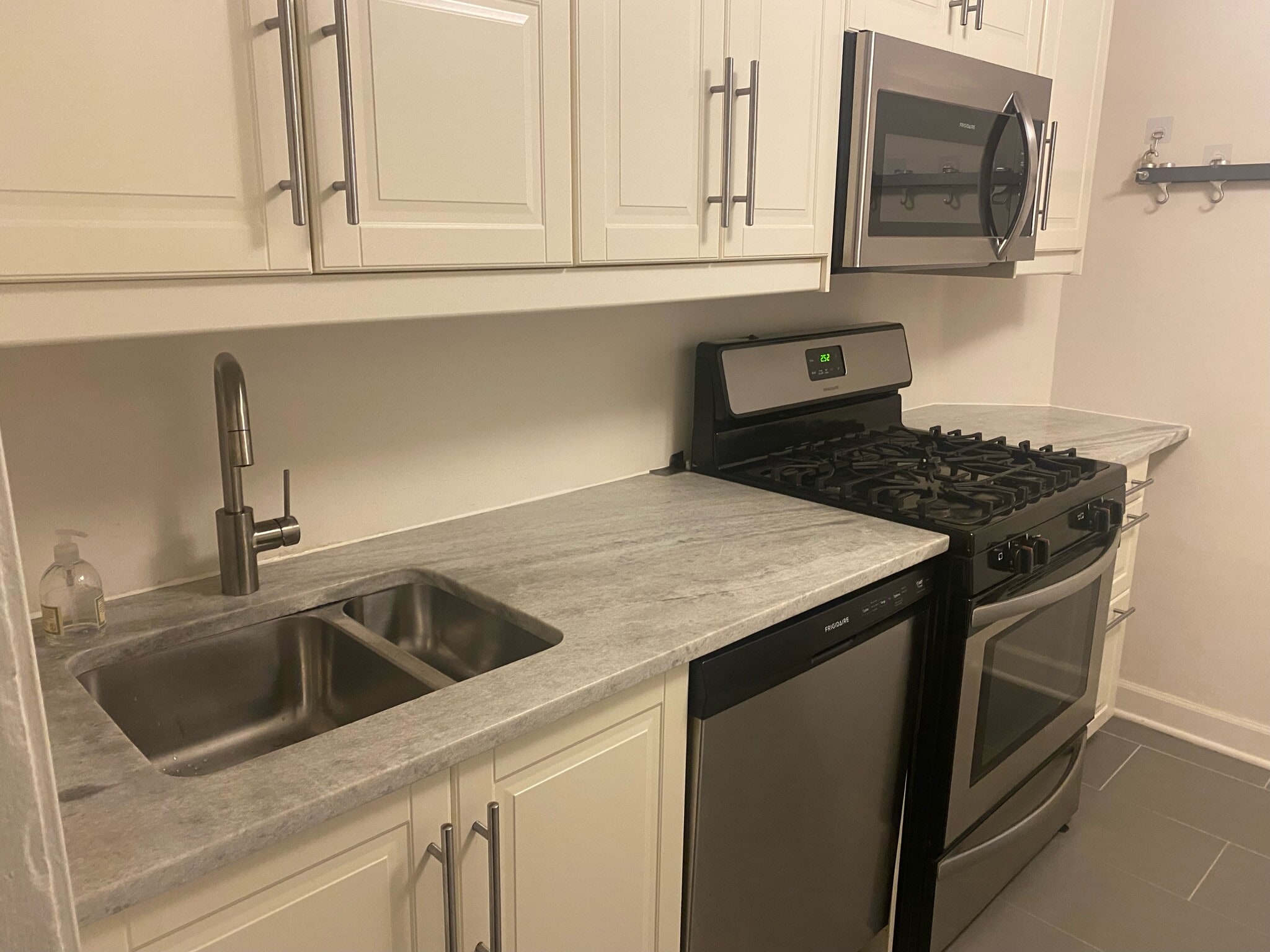 kitchen left - 4246 N Keeler Ave